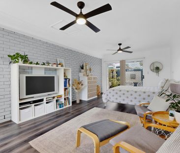 11 Gretel Drive, Beachmere QLD 4510 - House For Rent - $695 | Domain - Photo 2