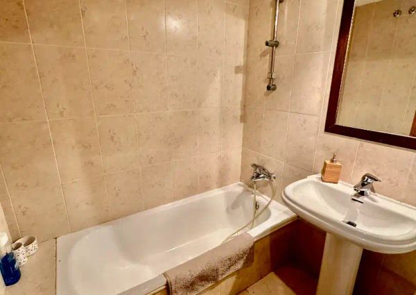 Apartamento de alquiler en Avenida Salvador Dalí, 7, Playamar - Benyamina