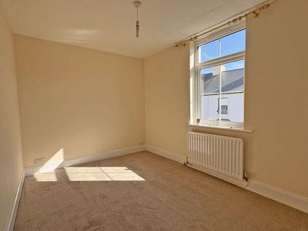2 bedroom end of terrace house to rent - Photo 5
