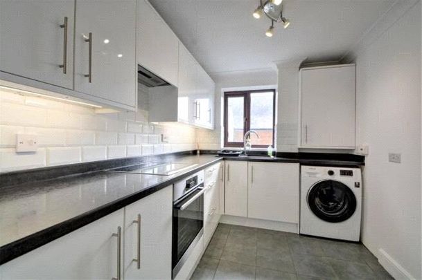 2 bedroom penthouse to rent - Photo 1