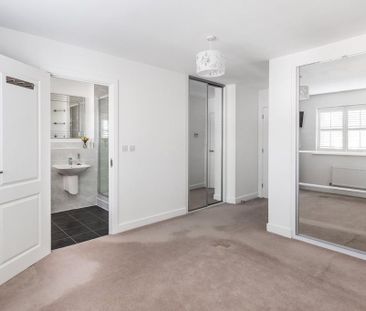 4 bedroom semi-detached house to rent - Photo 3