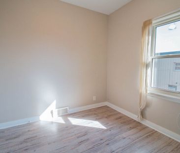 SPACIOUS 2 BEDROOM APARTMENT FOR RENT IN WELLAND!! - Photo 1