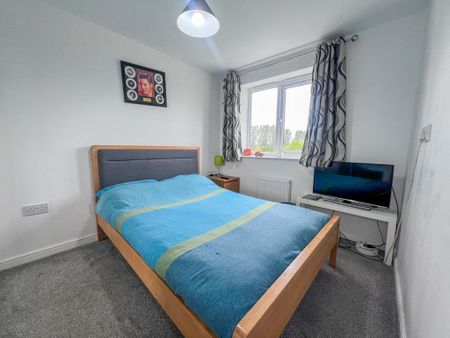 3 bedroom semi-detached house to rent - Photo 4