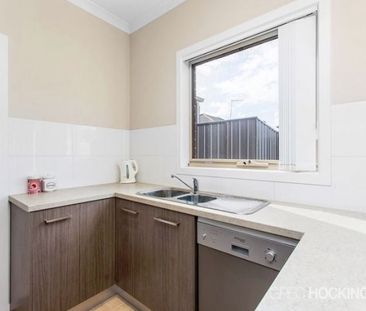 Immaculately presented 2 Bedroom Unit. - Photo 4
