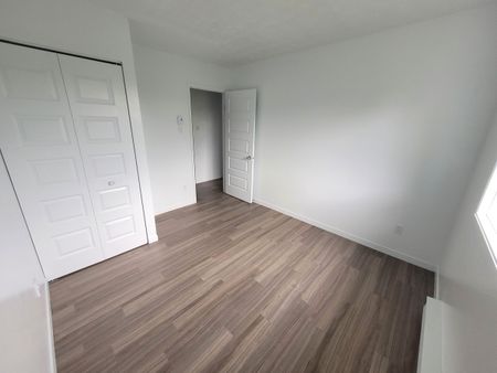 Appartement 4 ½ rénové à louer – Sherbrooke, Secteur Université & Mont-Bellevue - Photo 2