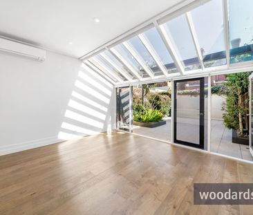 Refined Edwardian Living in a Premier Armadale Setting - Photo 3