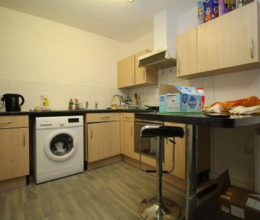 2 bedroom ground floor flat to rent - Photo 6