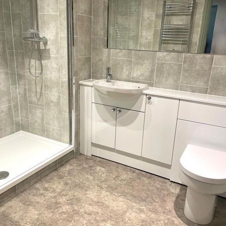 2 bedroom apartment to rent - Photo 4