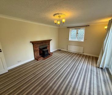 4 bedroom detached house to rent - Photo 2