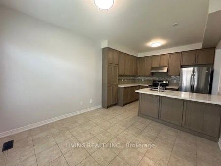 Property For Lease | N9271744 - Photo 5