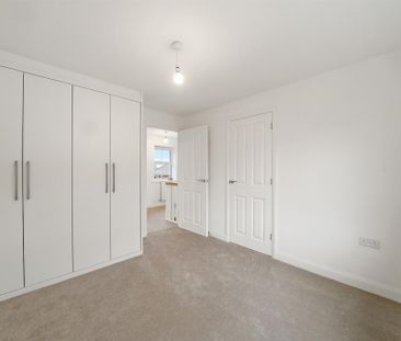 3 bedroom detached house to rent - Photo 3
