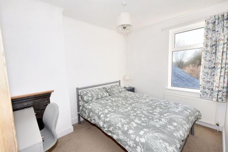 2 bedroom semi-detached house to rent - Photo 3