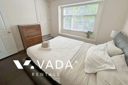 Furnished, 2 Bed 1.5 Bath Garden Suite For Rent - Photo 4