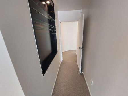 Pet Friendly Epsom Family Home - Photo 2
