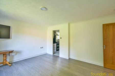 A 2 Bedroom Ground Floor Flat Instruction to Let in Bexhill-on-Sea - Photo 3