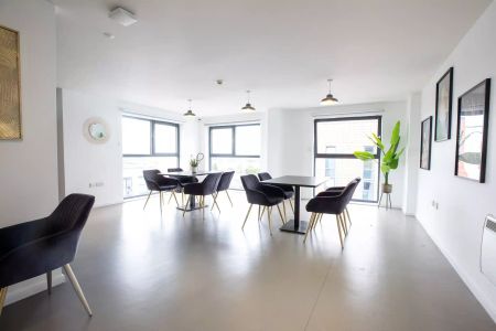 Silver Ensuite - Photo 3