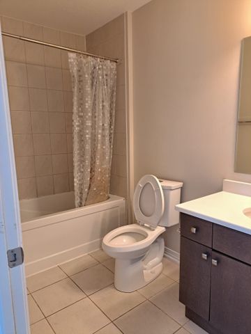 For Lease - 122 Monarch Woods Drive, Kitchener, Ontario - Photo 2