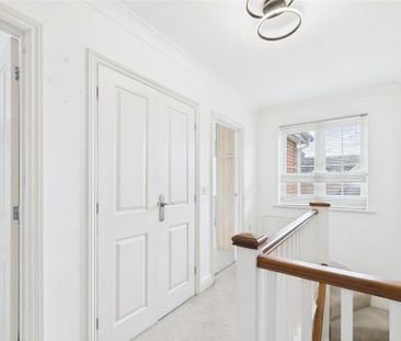 4 bedroom detached house to rent - Photo 3