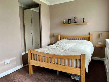1 bedroom in a house share to rent - Photo 3