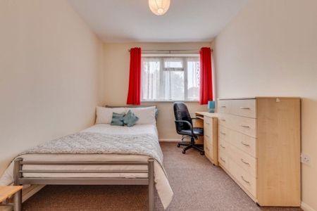 £629 p/w (£2,726 pcm) - Photo 2