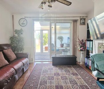 3 bedroom property to rent - Photo 2