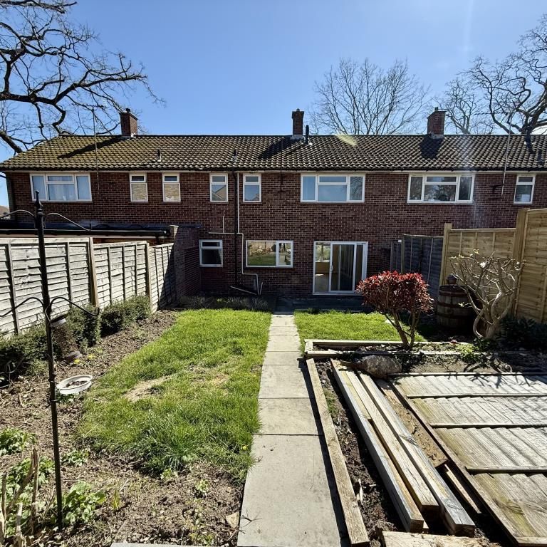 3 bedroom terraced house to rent - Photo 1