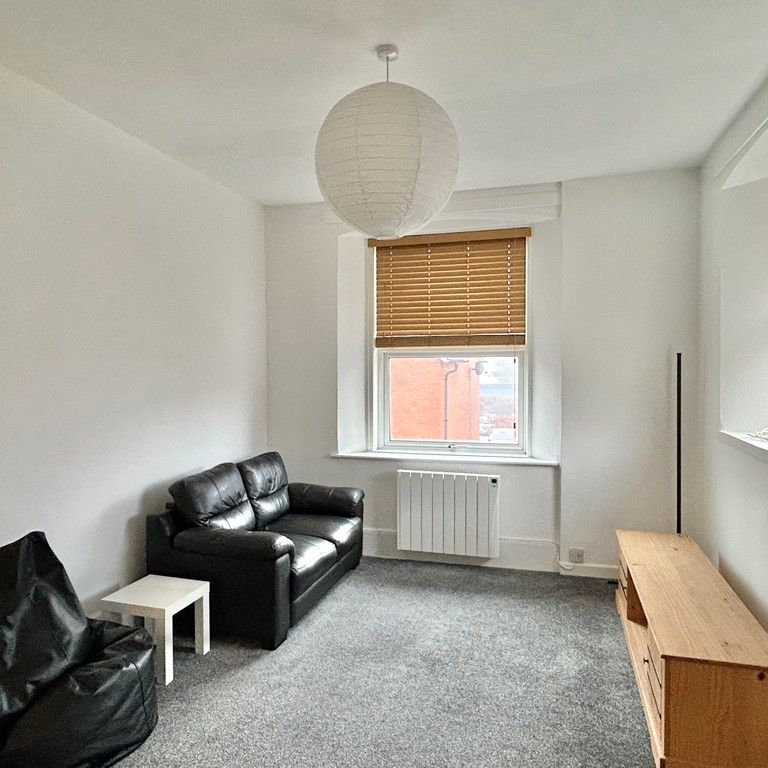 1 bedroom Spacious One Bedroom Flat to rent - Photo 1