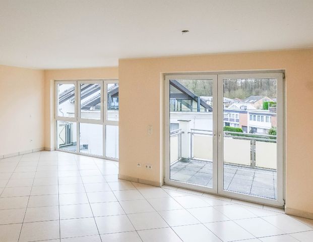 Individuelles Wohnen auf zwei Ebenen: Charmante Maisonettewohnung in gepflegtem Mehrfamilienhaus! - Foto 1