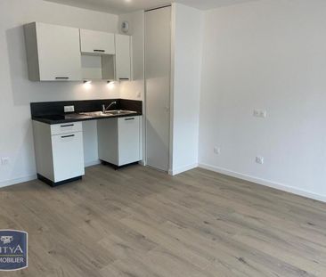 Location Appartement 2 pièces 43m² ST CYR SUR LOIRE 37540 - Photo 2
