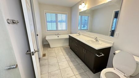 For Lease - 112 Ridge Road, Cambridge, Ontario - Photo 2