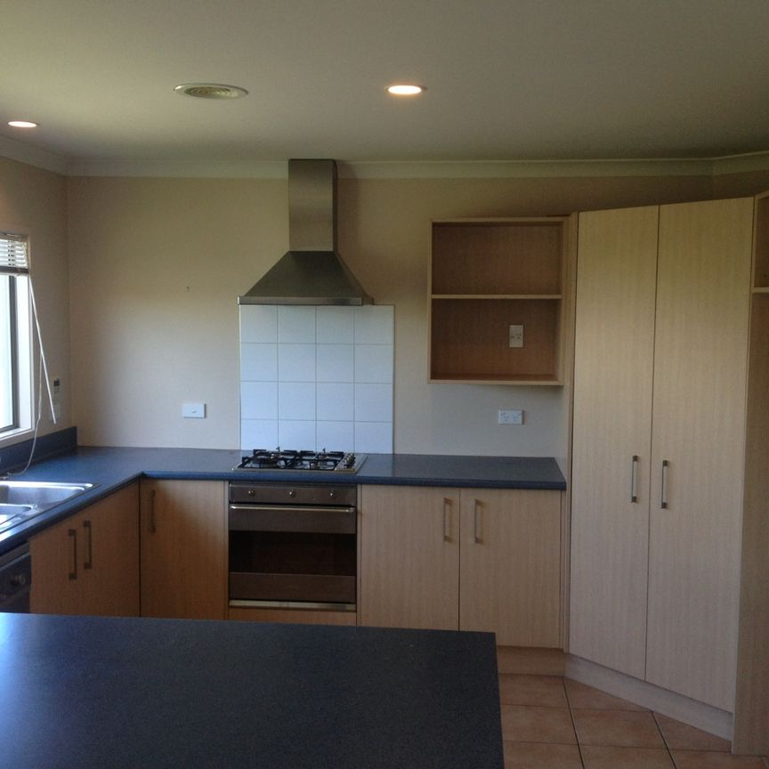 76 Erlestoke Crescent, Churton Park - Photo 1