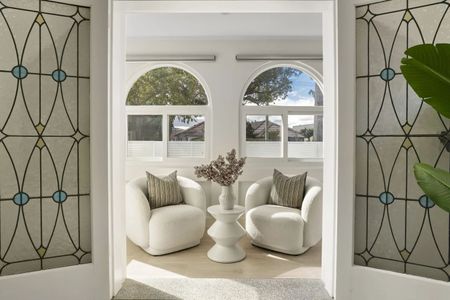 Bayside Charm With Modern Style - Photo 3