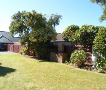 Waikanae - 4 Bedrooms - Photo 4