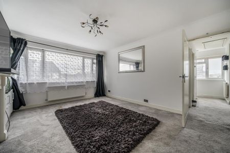 2 bedroom maisonette to rent - Photo 3