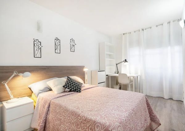 Calle Matilde Hernández, Madrid, Community of Madrid 28019