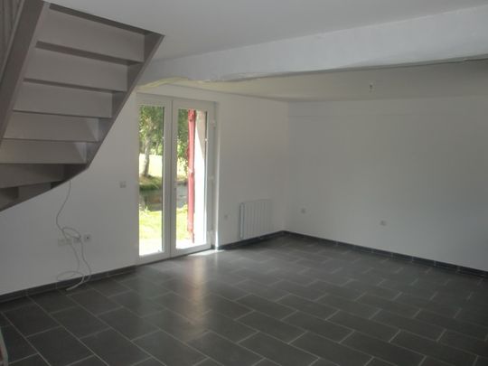 Location Appartement 2 pièces 40m² CRIEL SUR MER 76910 - Photo 1