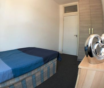 Room in a Shared House, Cedar Road, NW2 - Photo 4