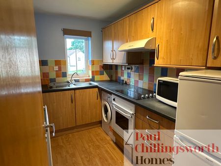 1 bed Maisonette - Photo 3