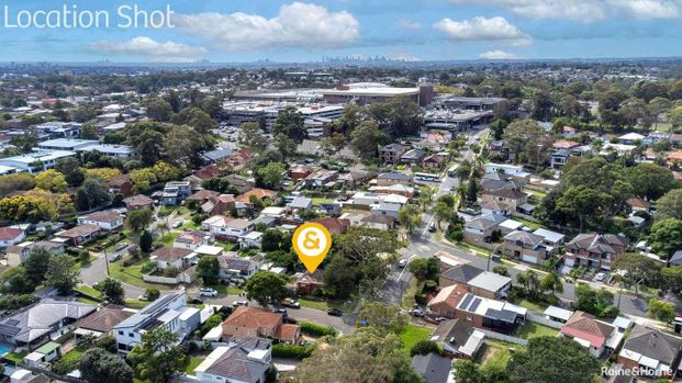 Stunning Family Home in Roselands! - Walking Distance To Roselands Centro - Photo 1