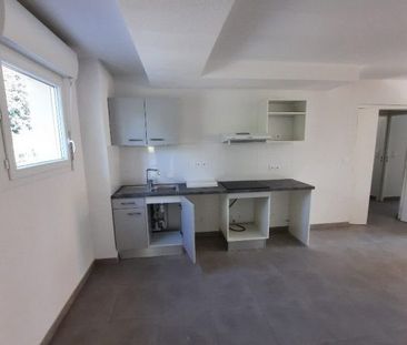 T3 AVEC LOGGIA ET PARKING - Photo 4