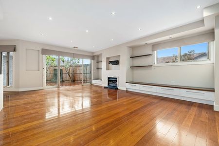 4 Bedroom Family Home with All Year Al-fresco Area! - Photo 3