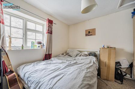 5 bedroom end of terrace house to rent - Photo 4