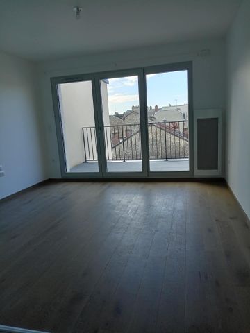 Résidence L’OPERA à REIMS sur la place d’Erlon, appartement T2 avec balcon et stationnement, disponible de sui - Photo 5