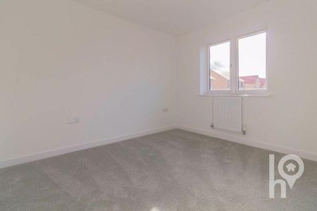 3 bedroom semi-detached house to rent - Photo 2