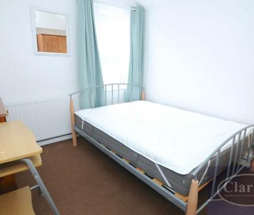 4 bedroom detached house to rent - Photo 1