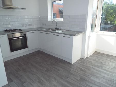 4 bedroom terraced house to rent - Photo 5