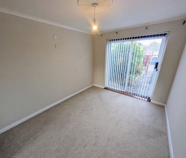 3 bedroom terraced house to rent - Photo 6