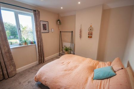 5 bedroom semi-detached house to rent - Photo 5