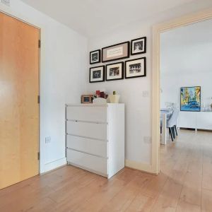 1 bedroom flat in Clapham - Photo 3