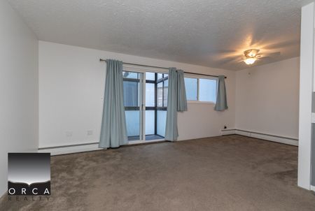 109-14881 Marine Drive, White Rock - Photo 2